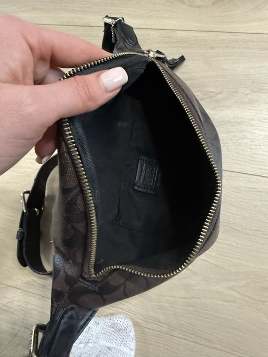 сумка бананка coach оригінал