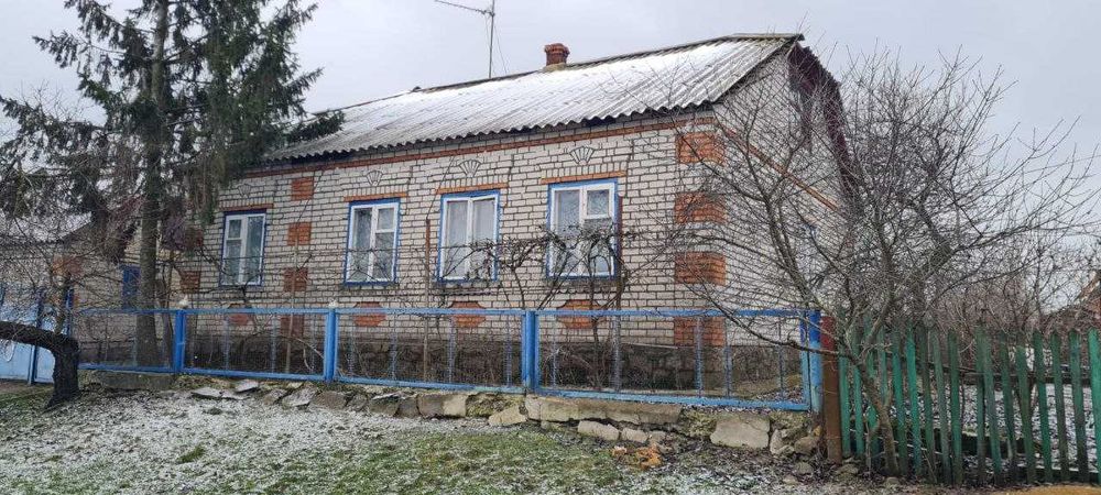 Продаж будинку з меблями