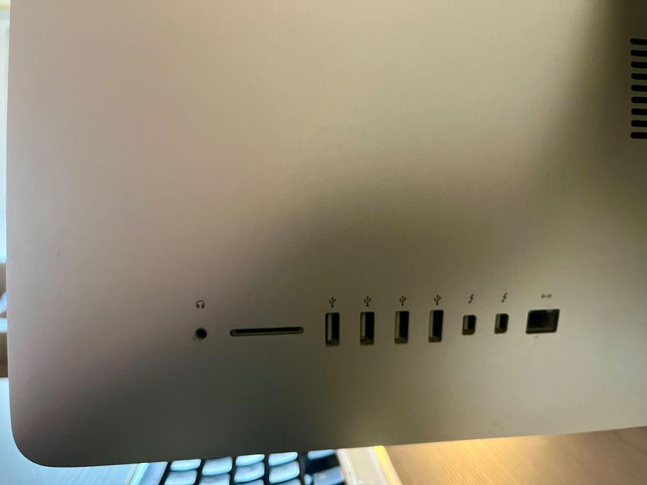 iMac 21," 2.7 GHz Quad-Core i5 8Gb 1TB- OPORTUNIDADE!