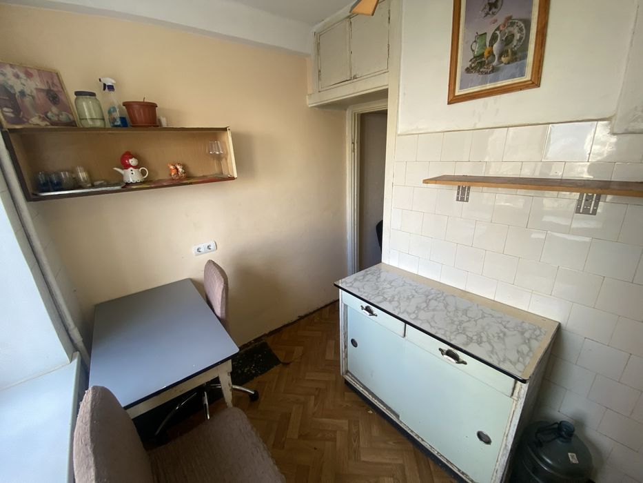 1к біля Дарницької площі, вул.Празька 3, поруч М.Дарниця,Чернігівська