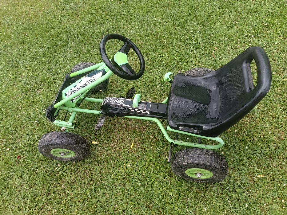 Педальна машинка