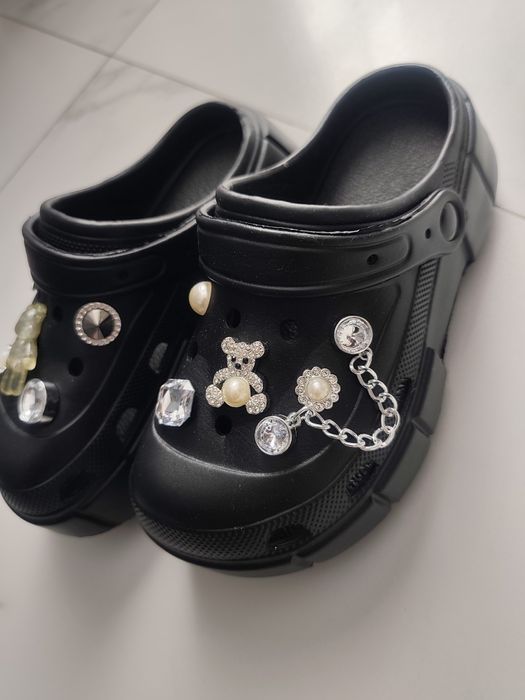 Crocsy czarne z ozdobami roz. 37
