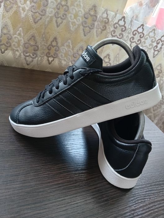 Кросівки жіночі б/в Adidas VL Court 2.0 (37 /23,5cm)). Виробник Індонезія.