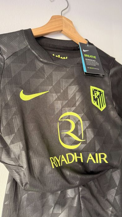 Kit criança 4-5 anos Atletico de madrid conjunto camisola e calções alternativo
