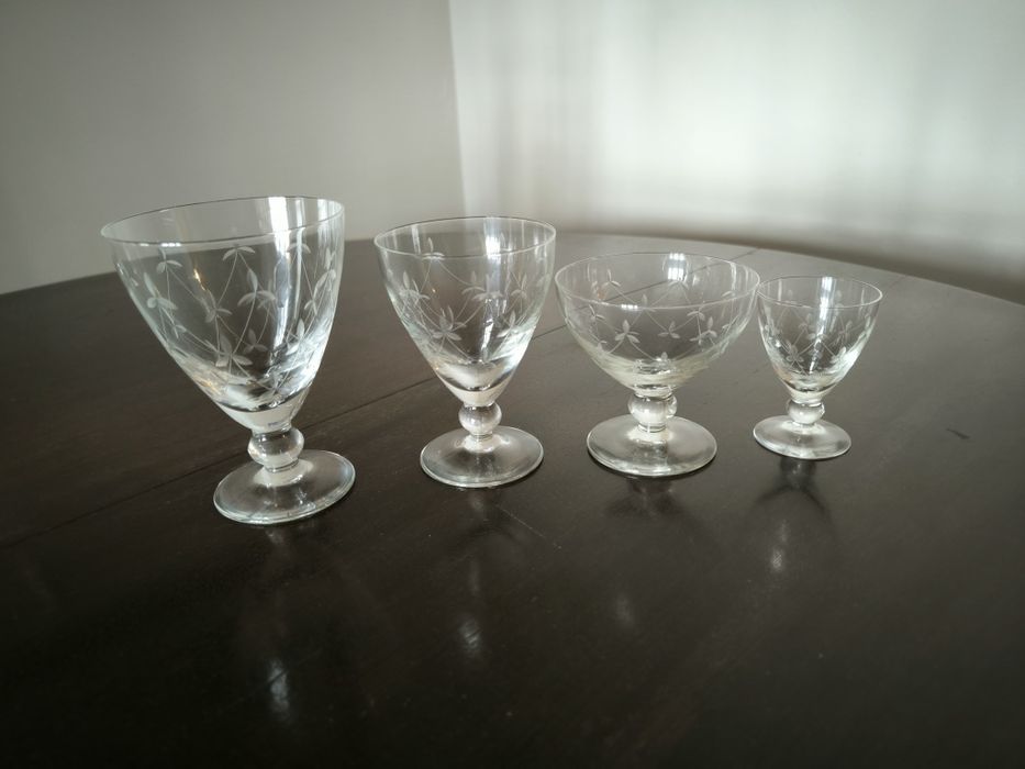 Serviço de copos com jarro e garrafa (26 peças)