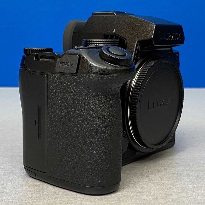 Panasonic Lumix DC-S5 IIX (Corpo) - 24.2MP | 3 ANOS DE GARANTIA