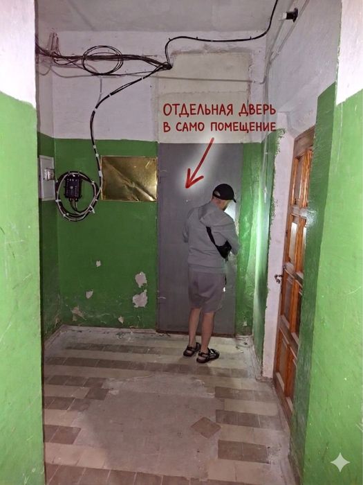 Продам Полуподвал,подвал со светом,туалетом,металопласт.окна в лесках