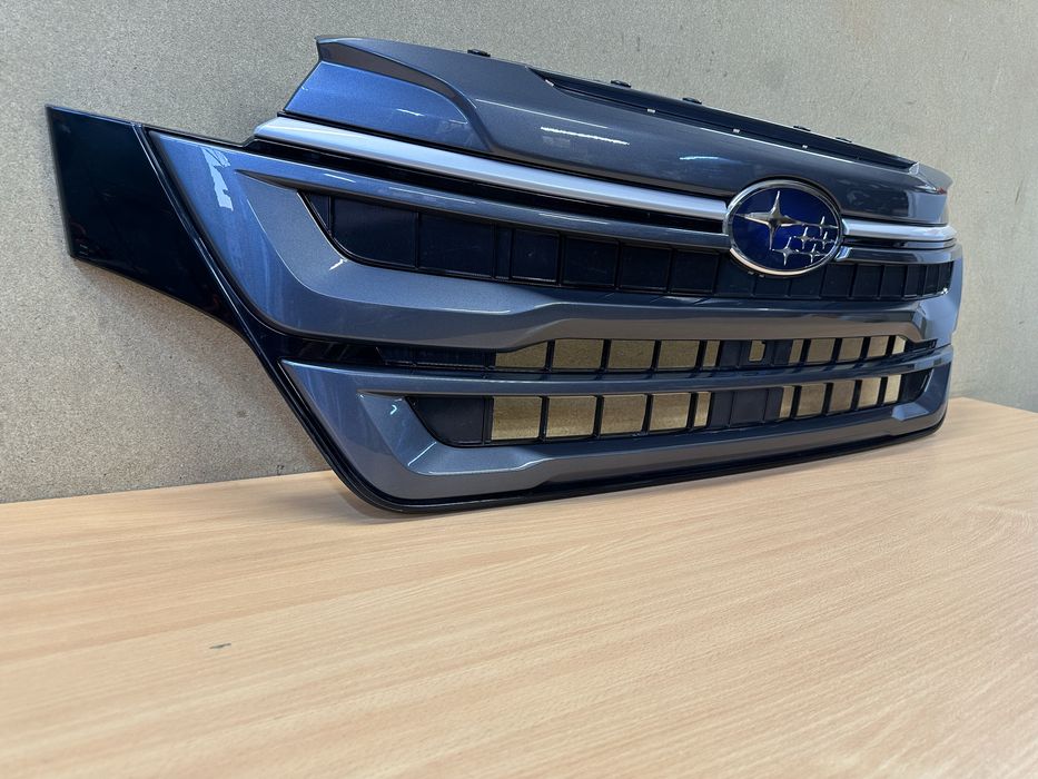 Решітка радіатора гриль Subaru Forester SL S15 91121SL020 91121SL030