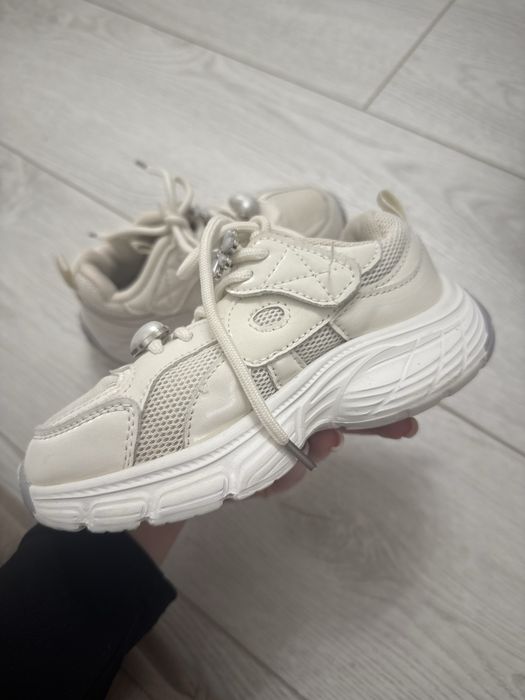 Кросівки для дівчинки