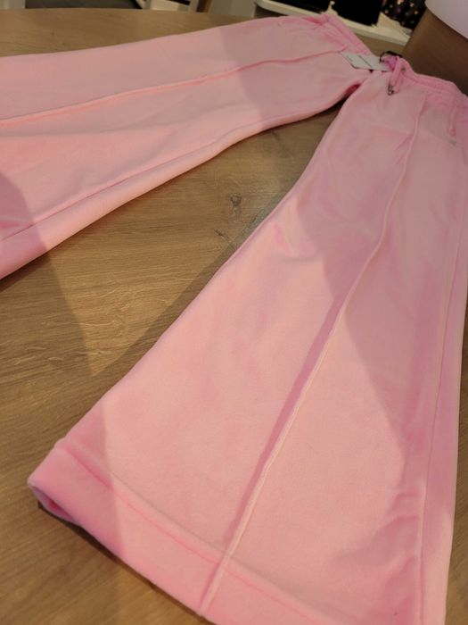 Juicy Couture Spodnie proste z cyrkoniami candy