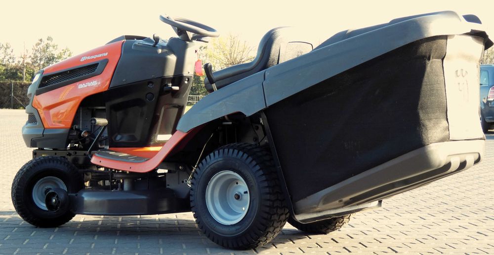 Traktorek kosiarka Husqvarna TC139T B&S 2 Cylindry (230405.6) - Baras