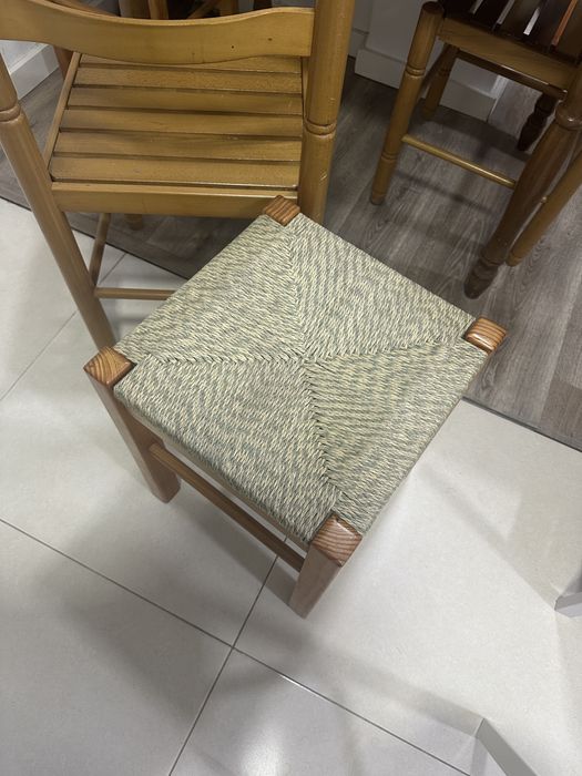 Mesa 2 cadeiras + 2 bancos