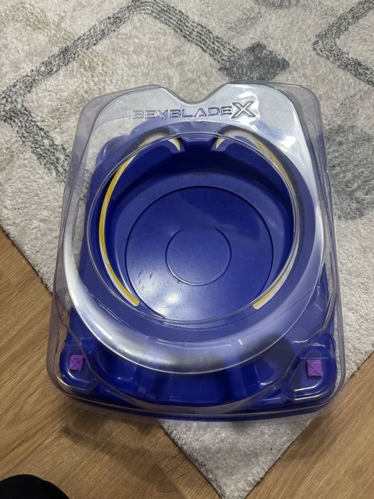 Beyblade X - arena + 4/5 lancadores