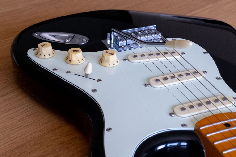 Gitara elektryczna Richwood i wzmacniacz Peavey