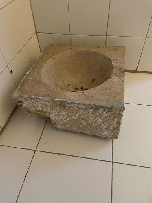 Pia em pedra de lioz