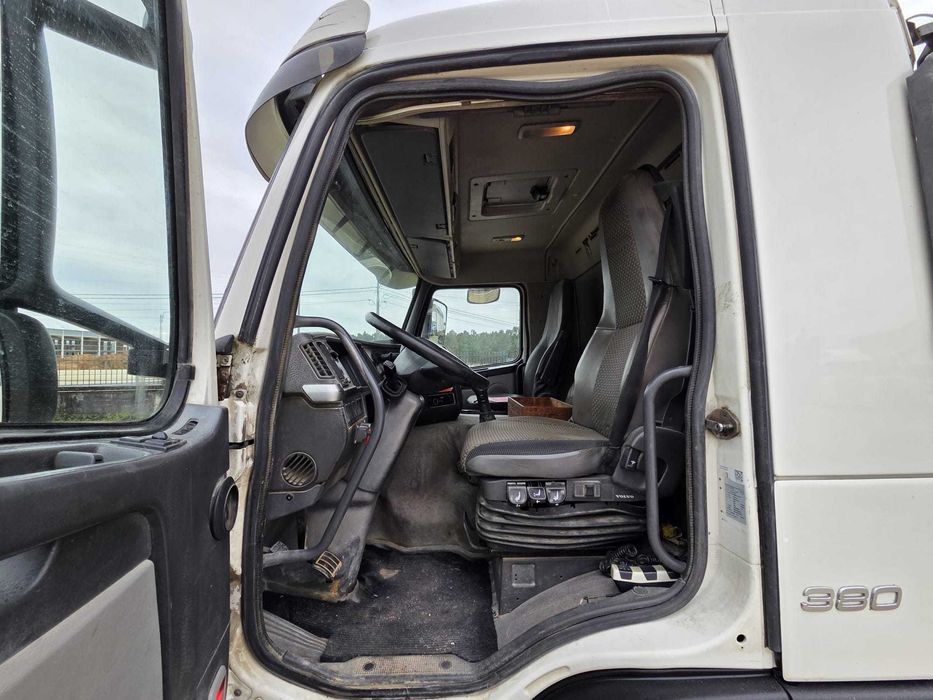 Volvo FM12 380, Basculante Tri-Lateral