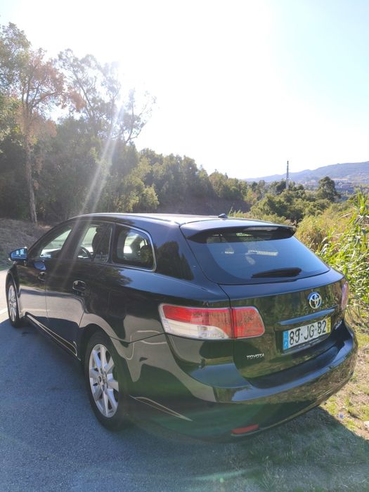 Toyota Avensis SW  2.0 D-4D 2010 — photo 4