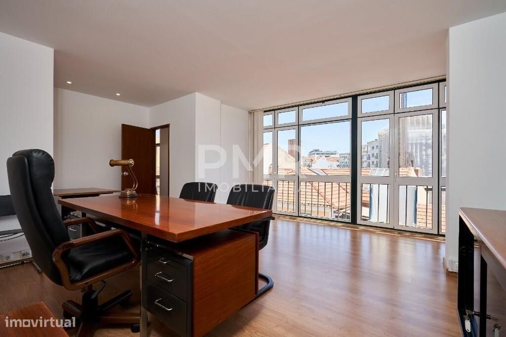 Office near Largo do Rato