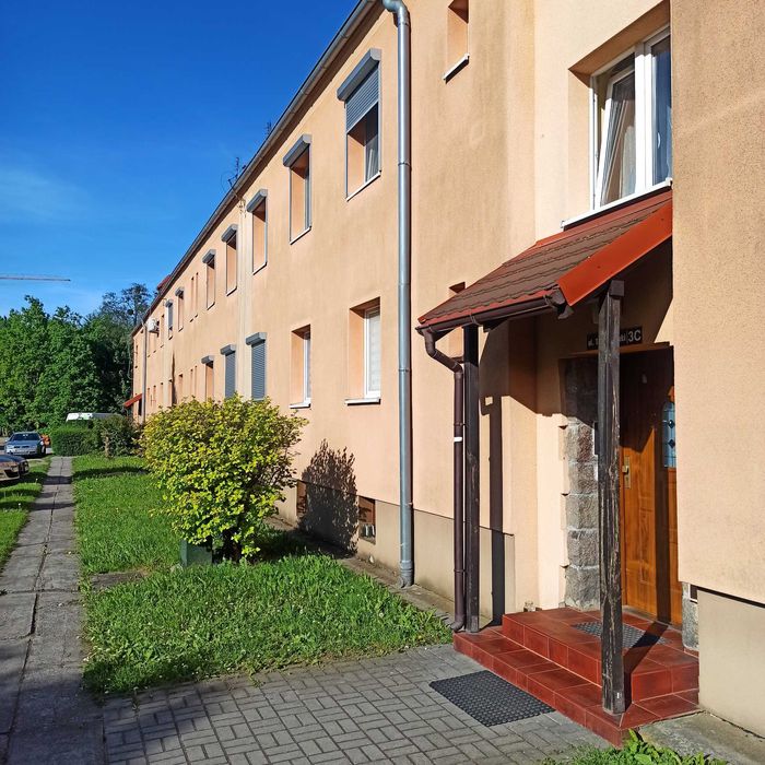 Kawalerka na sprzdeaż - Brzeg - ul. Kościuszki - parter - garaż