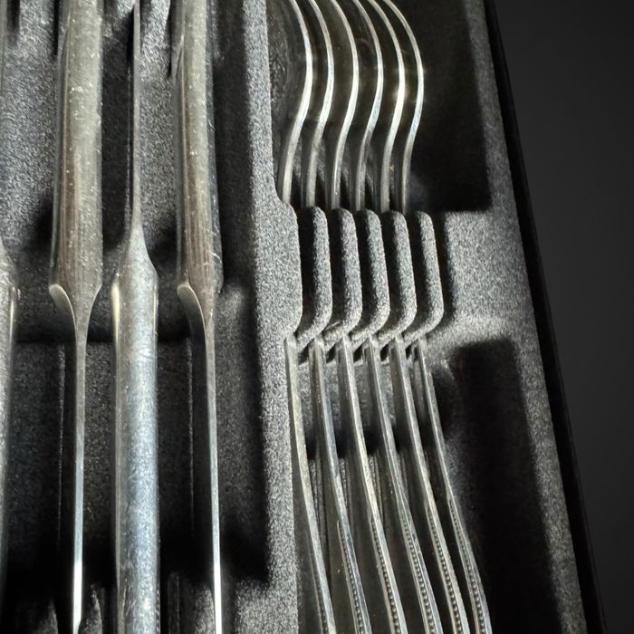 Duży komplet stalowych sztućcy B5/032401