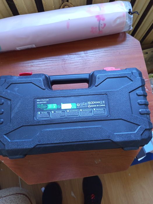 Mini piła łańcuchowa