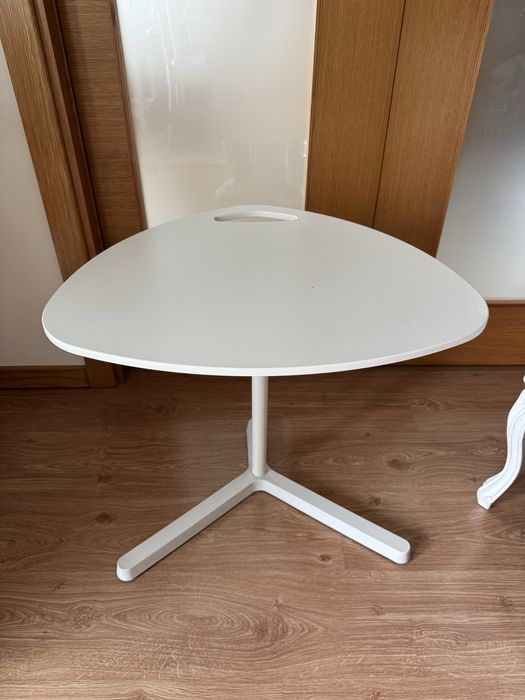 Mesa de apoio regulável em altura e inclunação