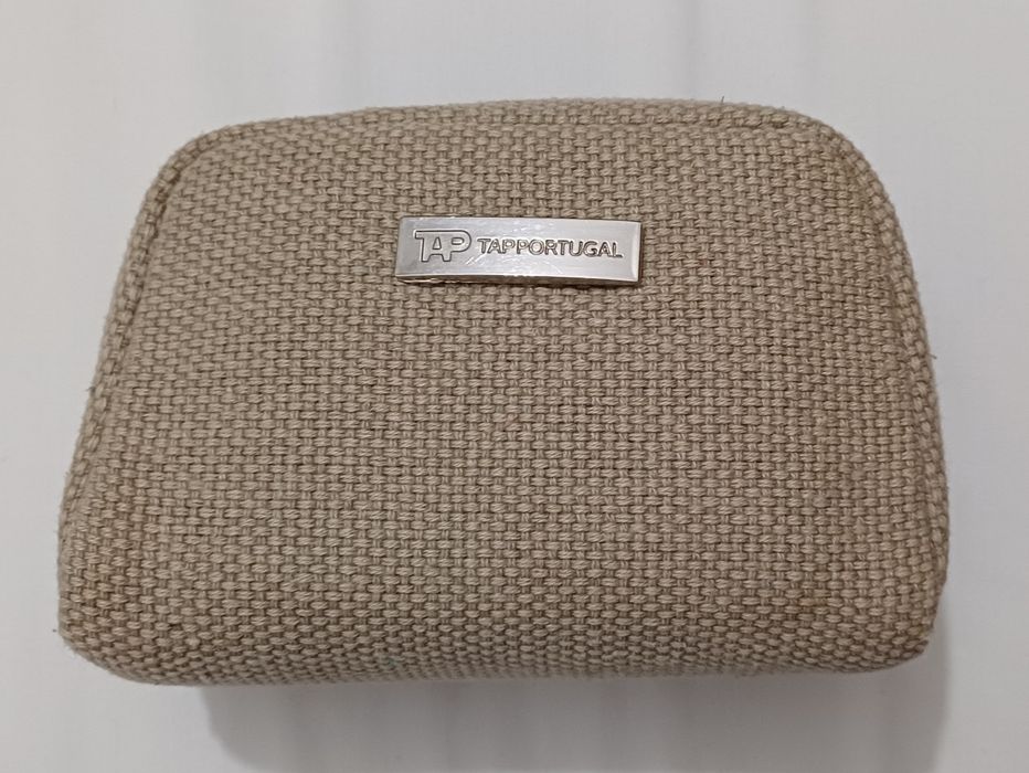 Bolsa / amenity kit / nécessaire TAP PORTUGAL