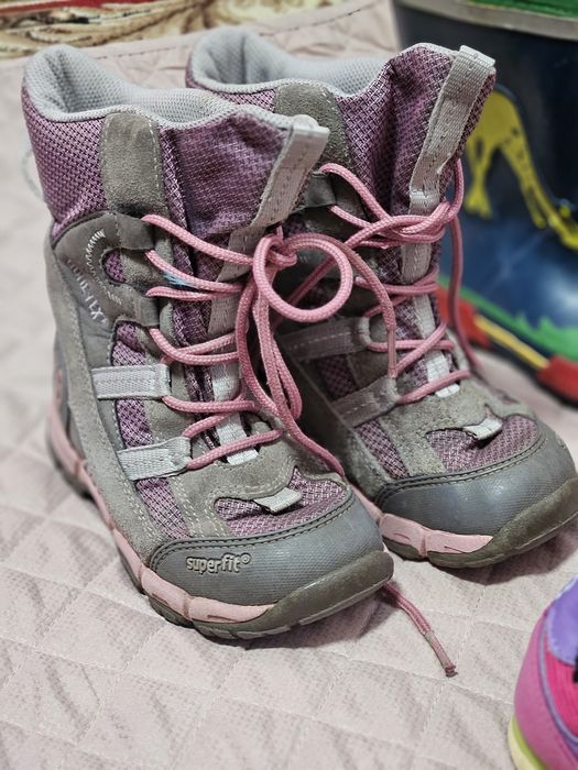 Дитяче взуття. Безкоштовно