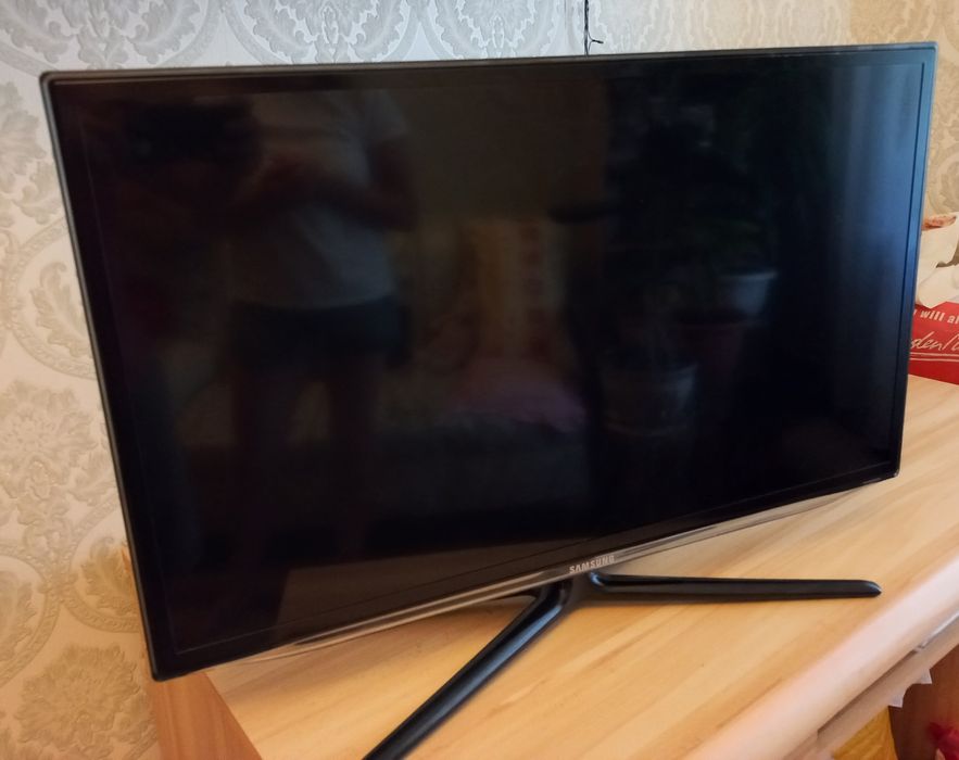 Телевизор Samsung UE-32ES6100