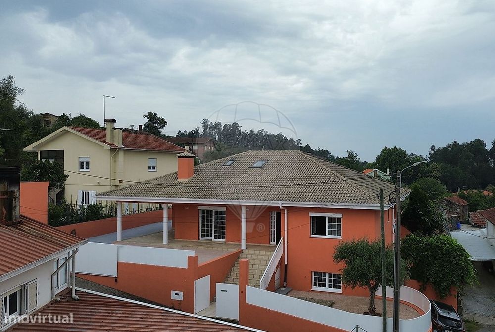 Moradia T4 para venda