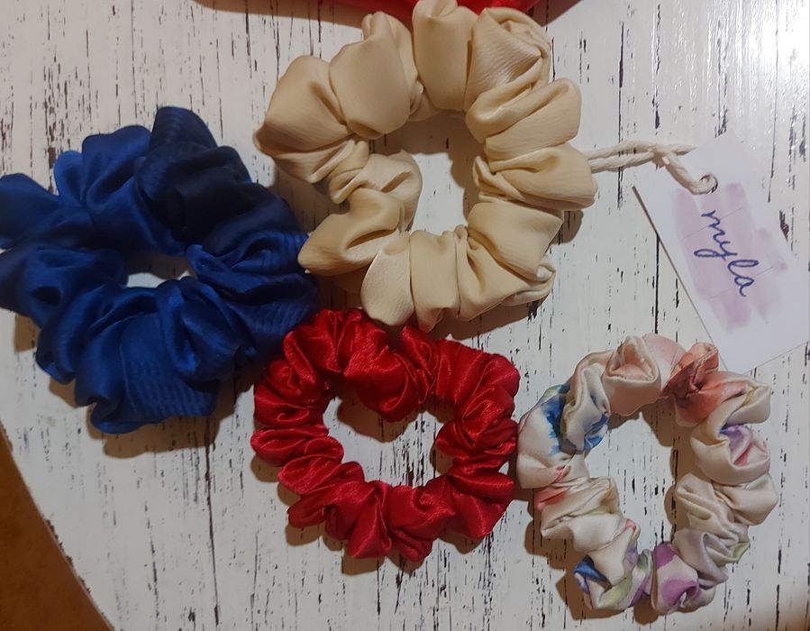 Jedwabny zestaw,  czepek do snu rozmiar M,  scrunchies S, M