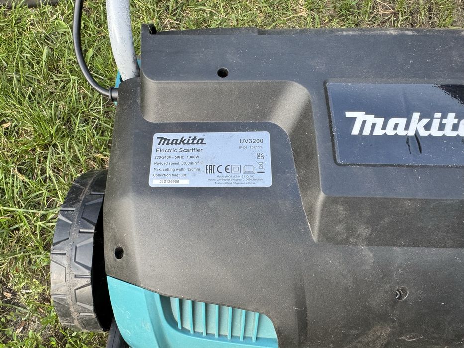 Wertykulator Makita UV3200