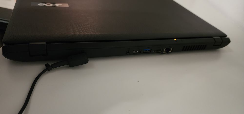 Portátil Acer Aspire ES1-520-59KX
