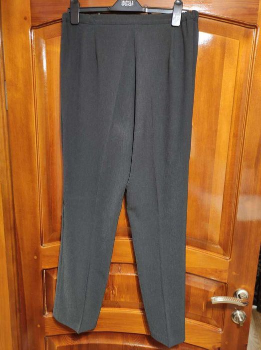 Женский брючный костюм