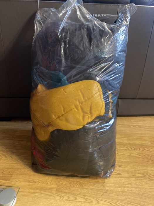 Wór z ubraniami okrycia wierzchnie ok. 6kg