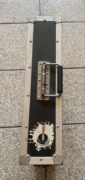 Rack 2 unidades com equipamento de som , 8 canais mono ou 4 stereo
