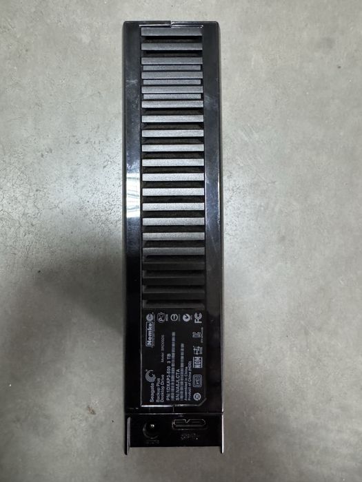 Seagate — внешний жёсткий диск на  3 TB