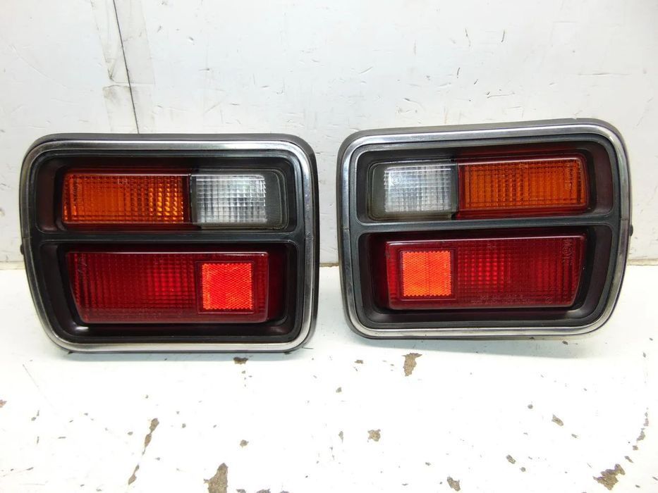 Datsun 100A F11 coupê farolins " usado em bom estado