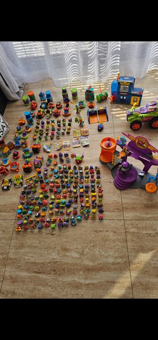 Figurki Super zinks i samochody  Hot wheels