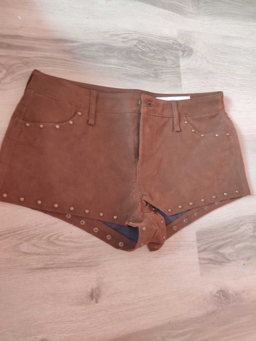 Spodenki brązowe ze zdobieniami bershka