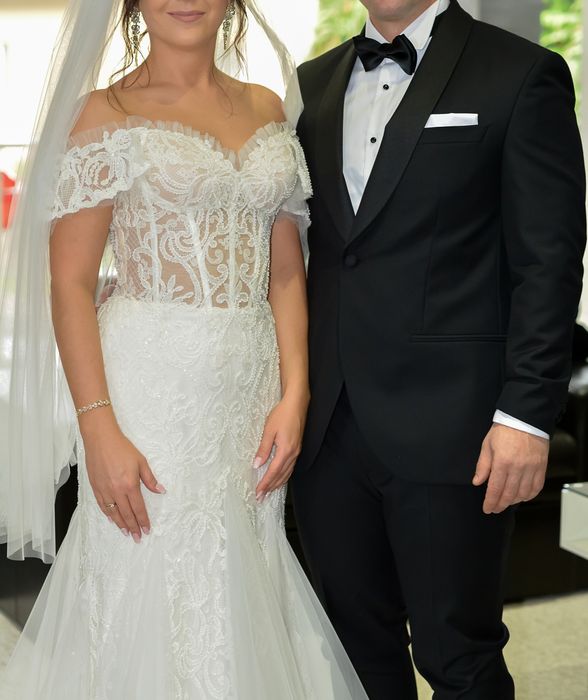 Suknia ślubna plus welon