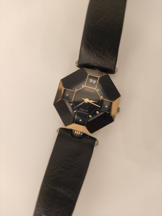 Часы женские Omax