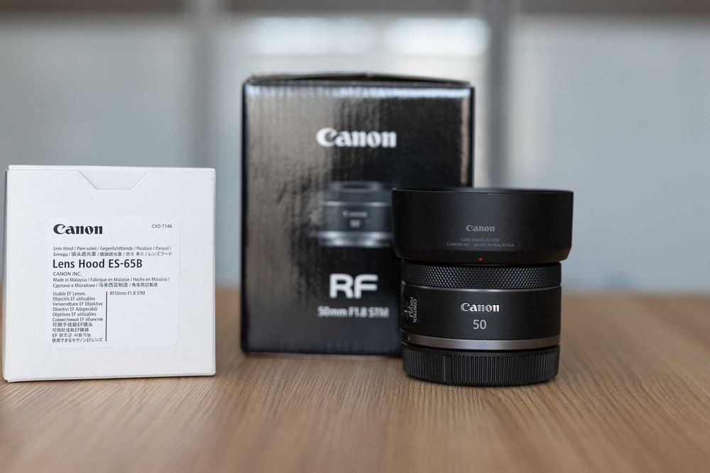 Canon RF 50 1.8 STM + osłona przeciwsłoneczna oryginalna Canon ES-65B