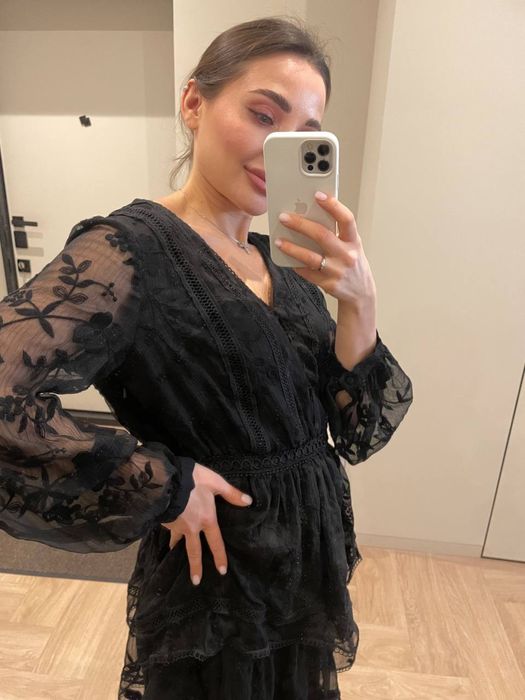 Дуже гарна сукня M в стилі zimmermann