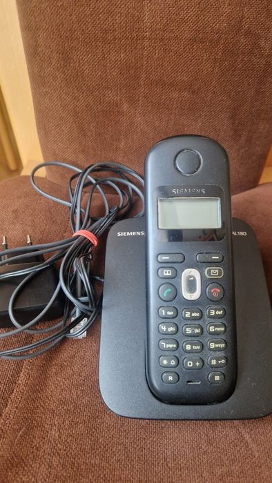 Zestaw 2 telefonów Siemens  Gigaset A 180 z zasilaczami
