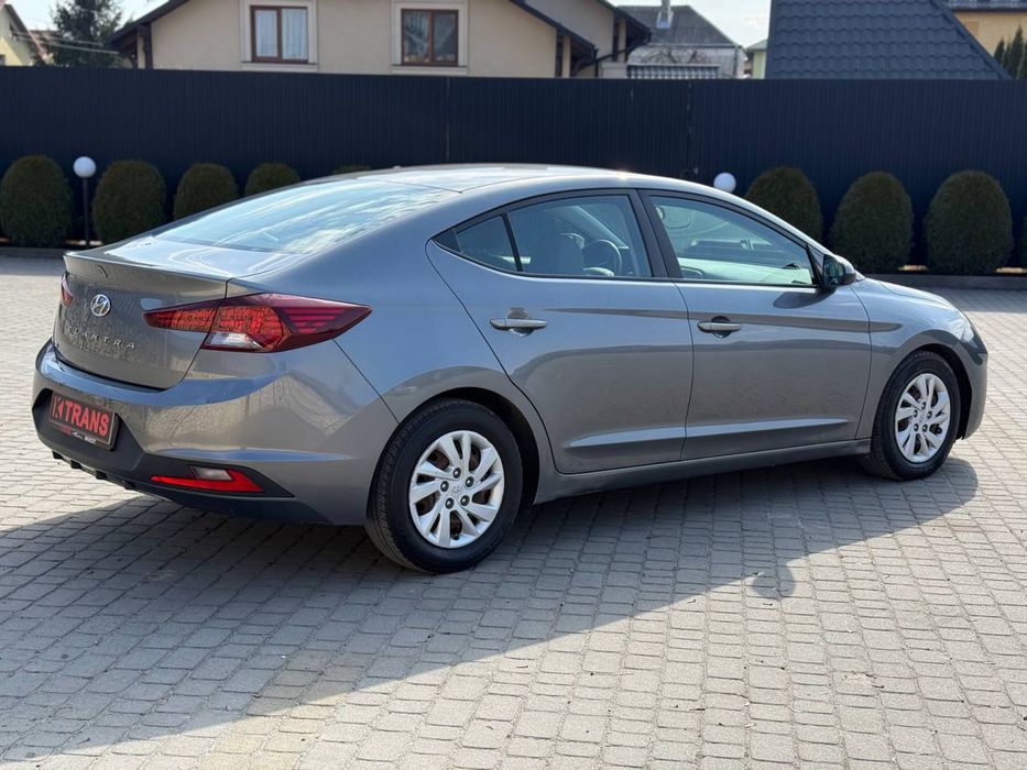 Оренда авто Hyundai Elantra. Прокат авто Львів