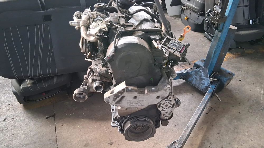 Motor Volkswagen Golf V 1.9 tdi 105cv refª BXE