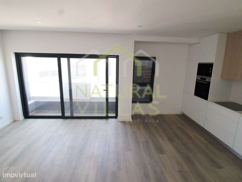 Penthouse T2 Nova com Terraço Privativo e Vista Panorâmica em Faro