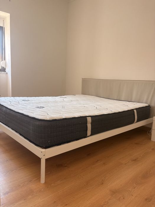 Cama em excelente estado