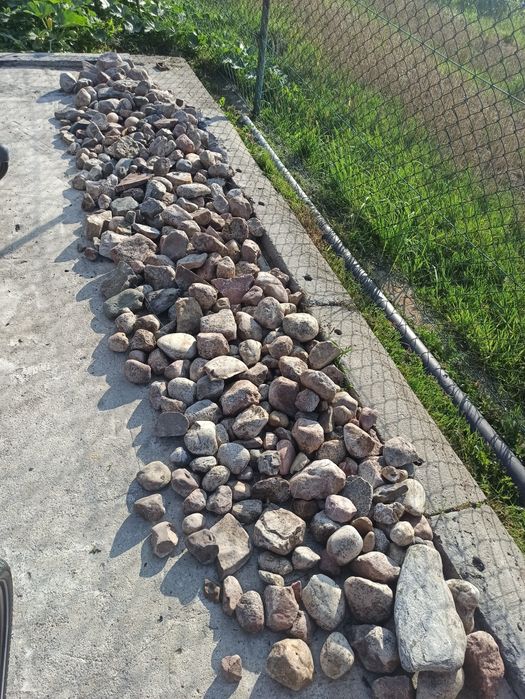 Kamień ogrodowy oczko wodne